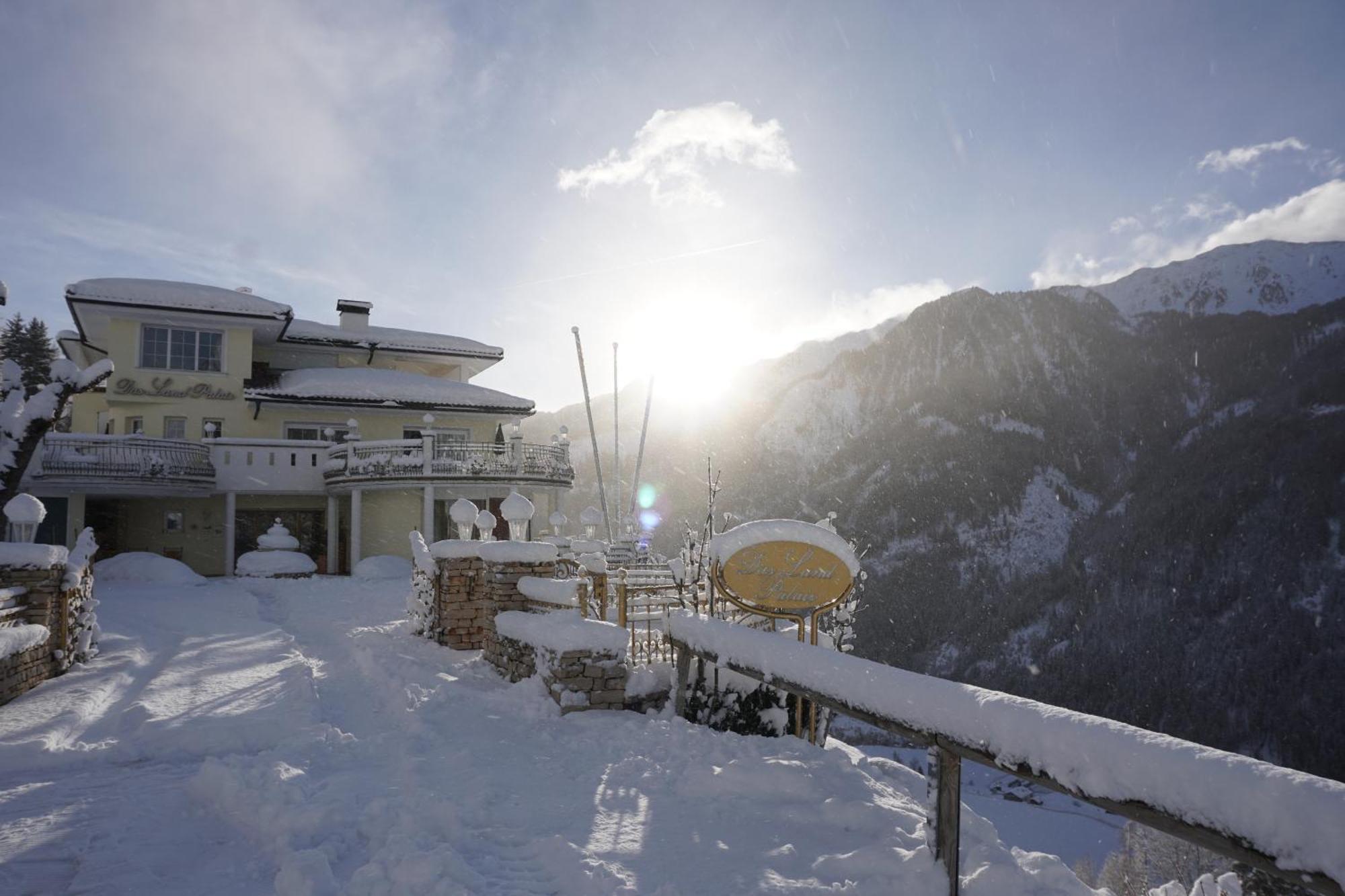 B&B Das Land-Palais - Private Mountain Hideaway Selva dei Molini Exterior foto
