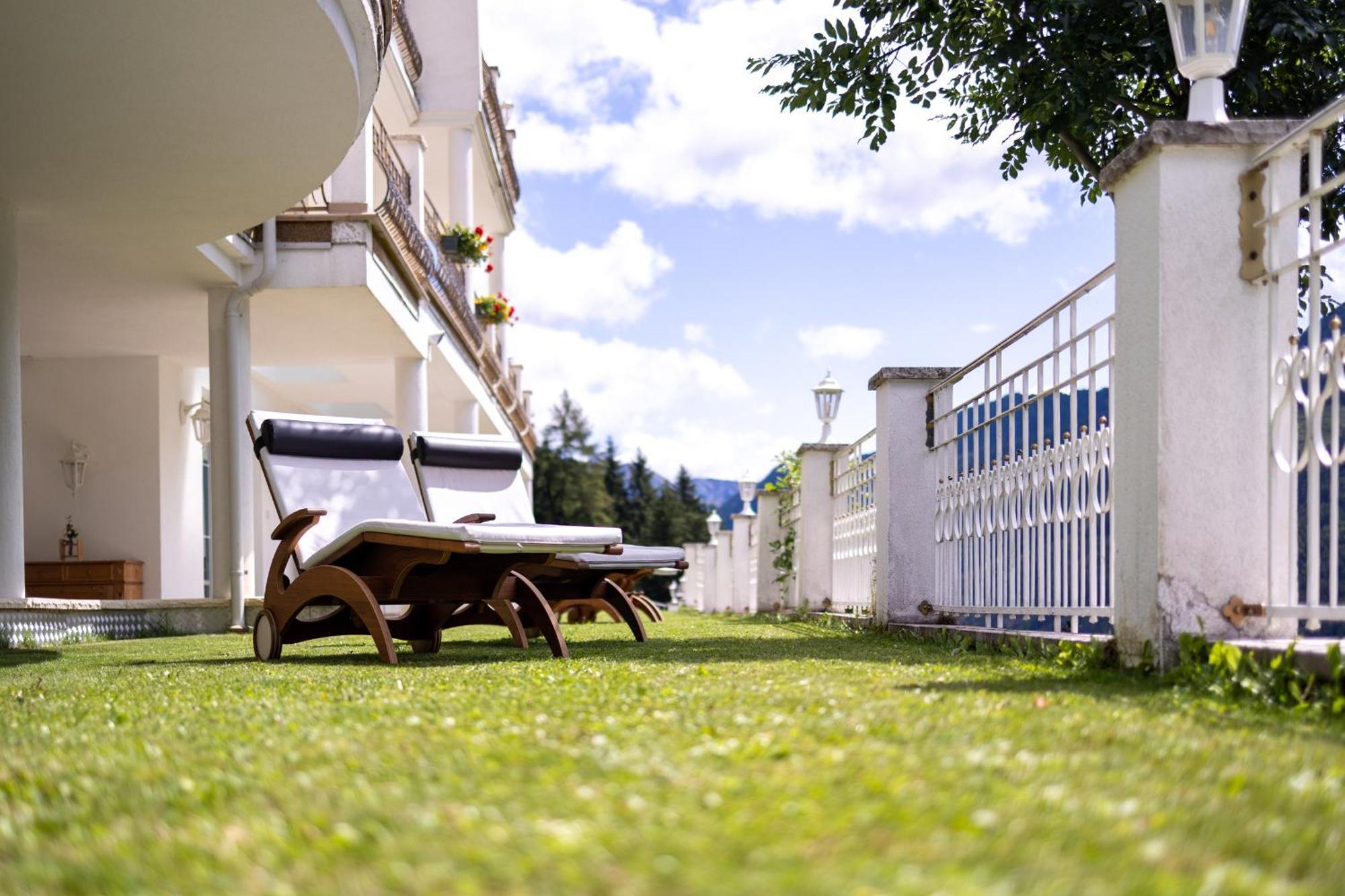 B&B Das Land-Palais - Private Mountain Hideaway Selva dei Molini Exterior foto