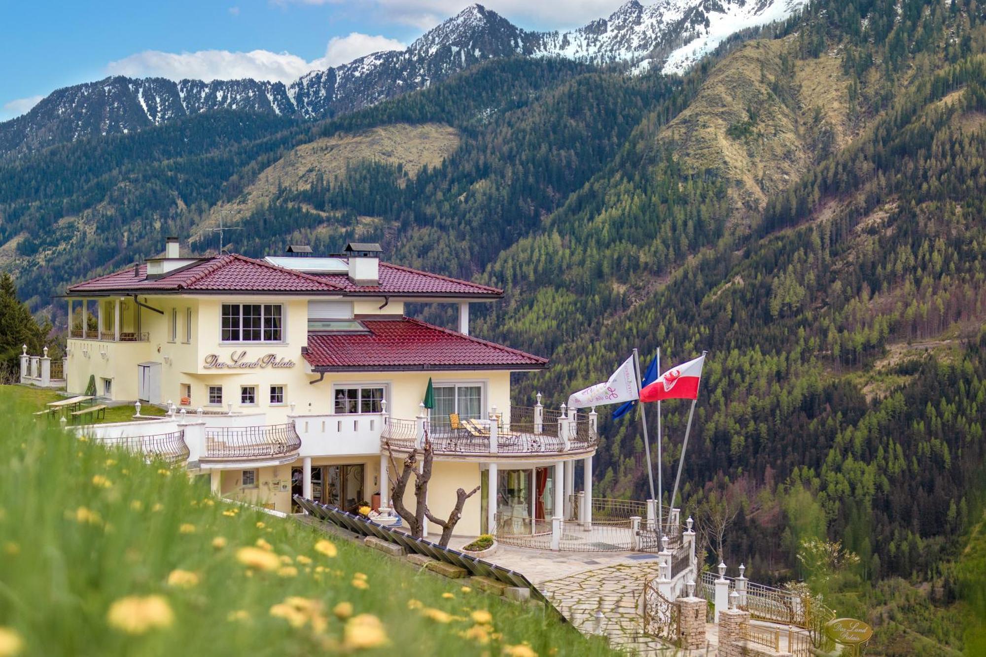 B&B Das Land-Palais - Private Mountain Hideaway Selva dei Molini Exterior foto