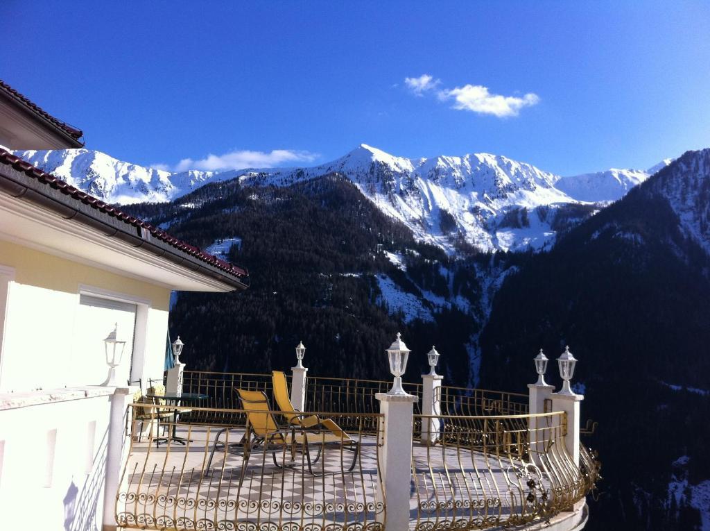 B&B Das Land-Palais - Private Mountain Hideaway Selva dei Molini Exterior foto